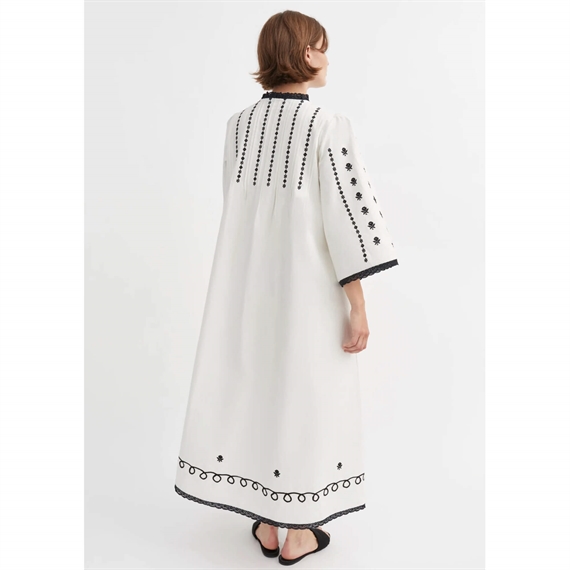 Skall Studio Freya Kjole, Silenced White/Black